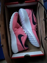 Women&#39;s Nike Roshe One &#39;Sea Coral&#39; Sea Coral White-Obsidian 844994-801 Size 9.5 - £39.28 GBP