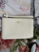 White Coach Crossgrain Zip-around Wristlet Wallet NWOT; Perfect inside and out! - £33.55 GBP