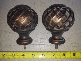 22MM35 PAIR OF FINIALS FROM CURTAIN ROD: 3-1/4&quot; TALL, 2-3/8&quot; DIAMETER, 1... - £8.95 GBP