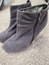 Gray suede qupid size 10 ankle boots Women&#39;s Pre-owned Lightly Used - £6.69 GBP