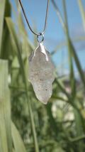 Uv reactive crystal pendant // Petroleum quartz // Terminated quartz - $20.48