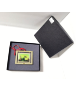 University of Notre Dame Christmas 2002 Brass Ornament: God Country Notr... - $1,103.01 MXN