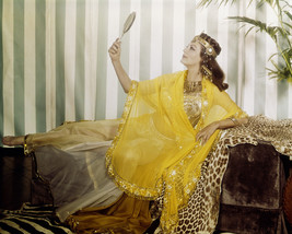 Ava Gardner 1950'S Posing On Leopard Skin Rug Looking In Mirror 16X20 Canvas Gic - $69.99