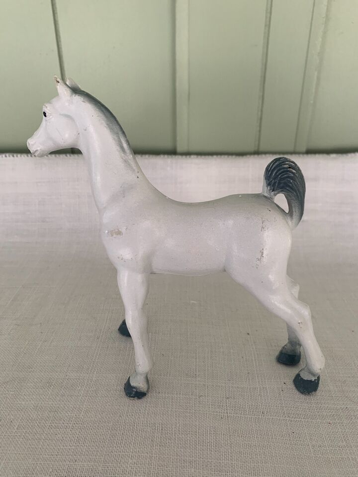 Vintage 1975 Imperial Toy White Horse Black Hooves Feet Tail 5” Hard Rubber - $8.00