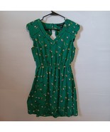 41 Hawthorn Dress Green With Floral Pattern Size Small Petite Polyester - $230.36 MXN