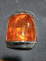 1987-1991 FORD F150/F250/F350/BRONCO RIGHT CORNER LIGHT P/N 18-1833-01 T... - £25.44 GBP