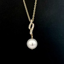 Authenticity Guarantee

Natural Solitaire Akoya Pearl Diamond Pendant Se... - €467,83 EUR