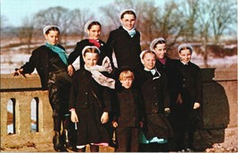 Vintage Postcard Amish Country Winter Dress Children Prayer Caps Unposted - $5.99