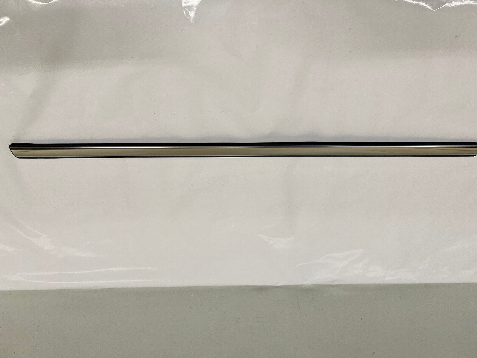 20902590 2011-2014 2015 2016 2017 buick enclave rear left door belt mold... - $100.00