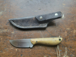 5.5&quot; Damascus Steel Hunting Skinning Knife Composite Handle With Leather... - $41.63 CAD