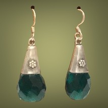 vintage sterling silver Faceted green glass dangle earrings - £48.60 GBP