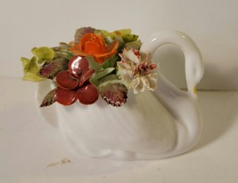 Royal Adderley Swan with Bouquet, Bone China Made in England - £11.99 GBP