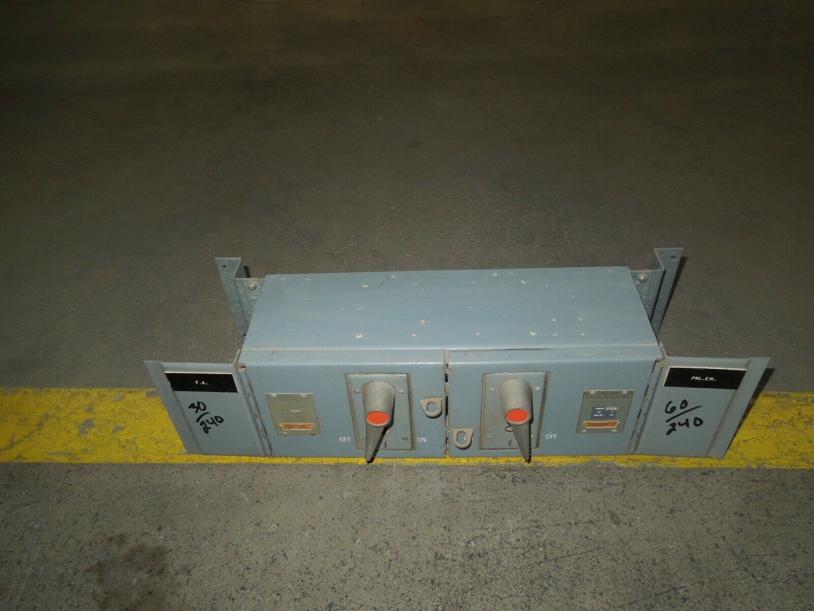 FPE QMQB3632 30/60A 3p 240V Twin Fusible Switch Unit Used - $400.00
