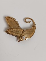 Vintage Goldtoned 3 Leaf Brooch W Faux Pearl 1.50&quot; Unmarked - $202.06 MXN