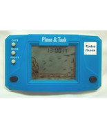 Vintage 1986 Radio Shack PLANE &amp; TANK Electronic Handheld LCD Game 1980&#39;s - $667.09 MXN