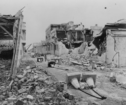 New 8x10 Photo- Tank obstacles in a street with destroyed buildings Tunisia 1943 - £7.04 GBP