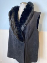 Women&#39;s Faux Suede Vest with Faux Fur Collar Size Large Black - £14.84 GBP