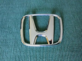 2016-2021 Honda Civic front chrome grille emblem. New OEM  - £14.94 GBP