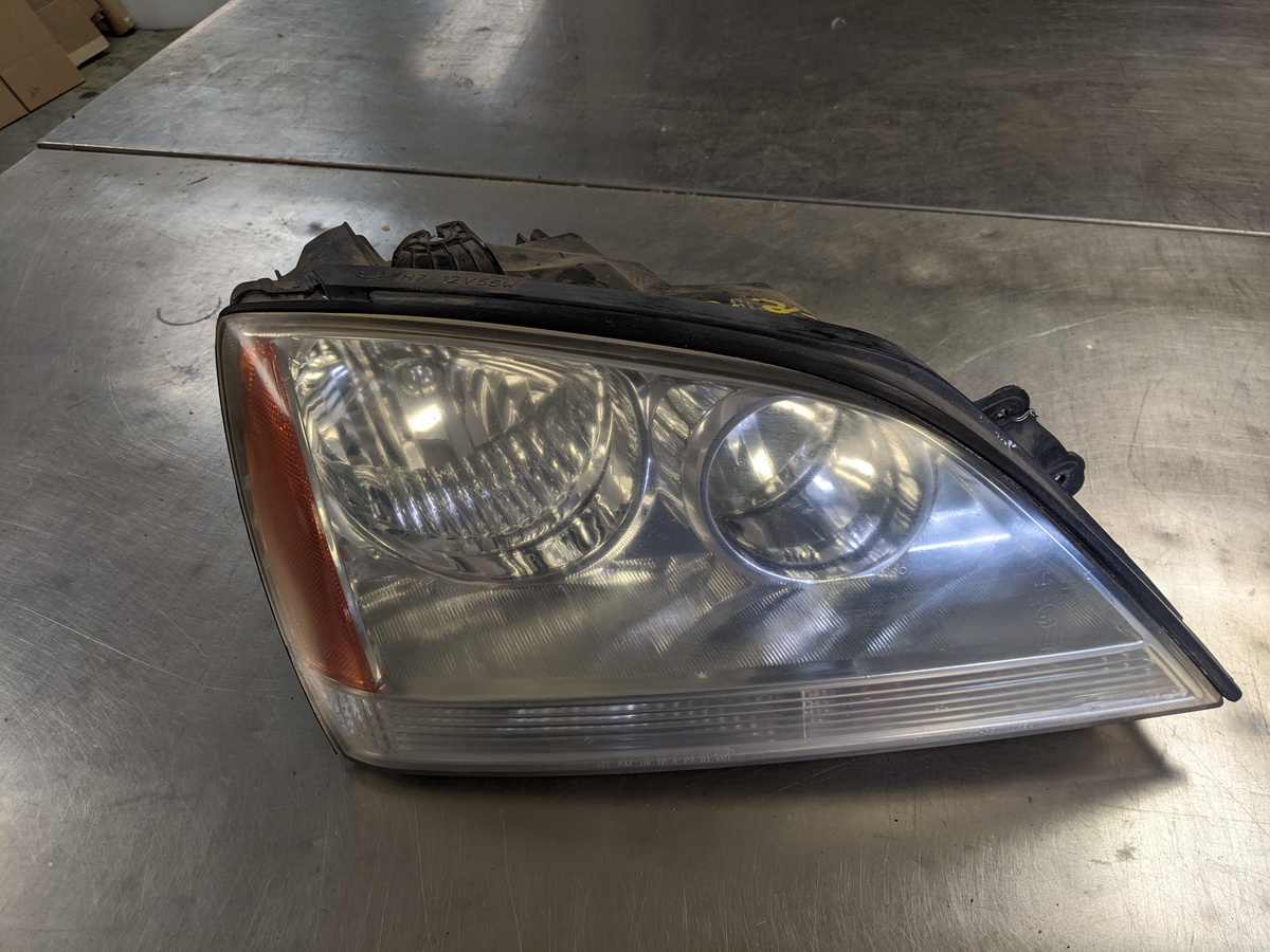 Passenger Right Headlight Assembly For 05-06 Kia Sorento  3.5 - $76.87