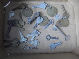Lot of Vintage Keys Skeleton Other and Unique Brass Fobs - £34.84 GBP