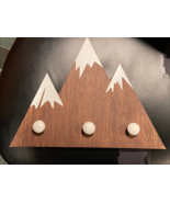 Children&#39;s Wooden Mountain 3 Peg Coat Hanger *Pre Owned/Store Display* ss1 - $12.99