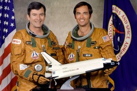 Astronauts Young &amp; Crippen Space Shuttle Columbia STS-1 4X6 Photo Reprint - £6.29 GBP