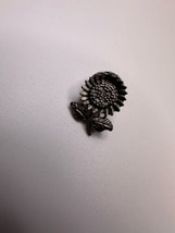 Vintage Metal Sun Flower Lapel Pin 2cm - £6.22 GBP