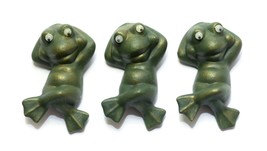 Vintage Set of 3 Moving Eyes Laying in The Sun Ceramic Green Frogs Figur... - £15.26 GBP