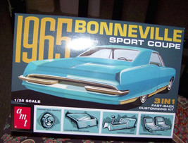 AMT 1/25 scale 1965 Pontiac Bonneville sport coupe model car kit - $21.78