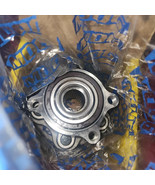 MOOG 512548 Wheel Bearing and Hub Assembly for Nissan Pathfinder 2005-20... - $65.75 CAD