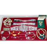 VINTAGE LOT OF 11 pcs COSTUME JEWELRY-NECKLACES+BRACELETS+BOXED BROOCH+K... - $24.75
