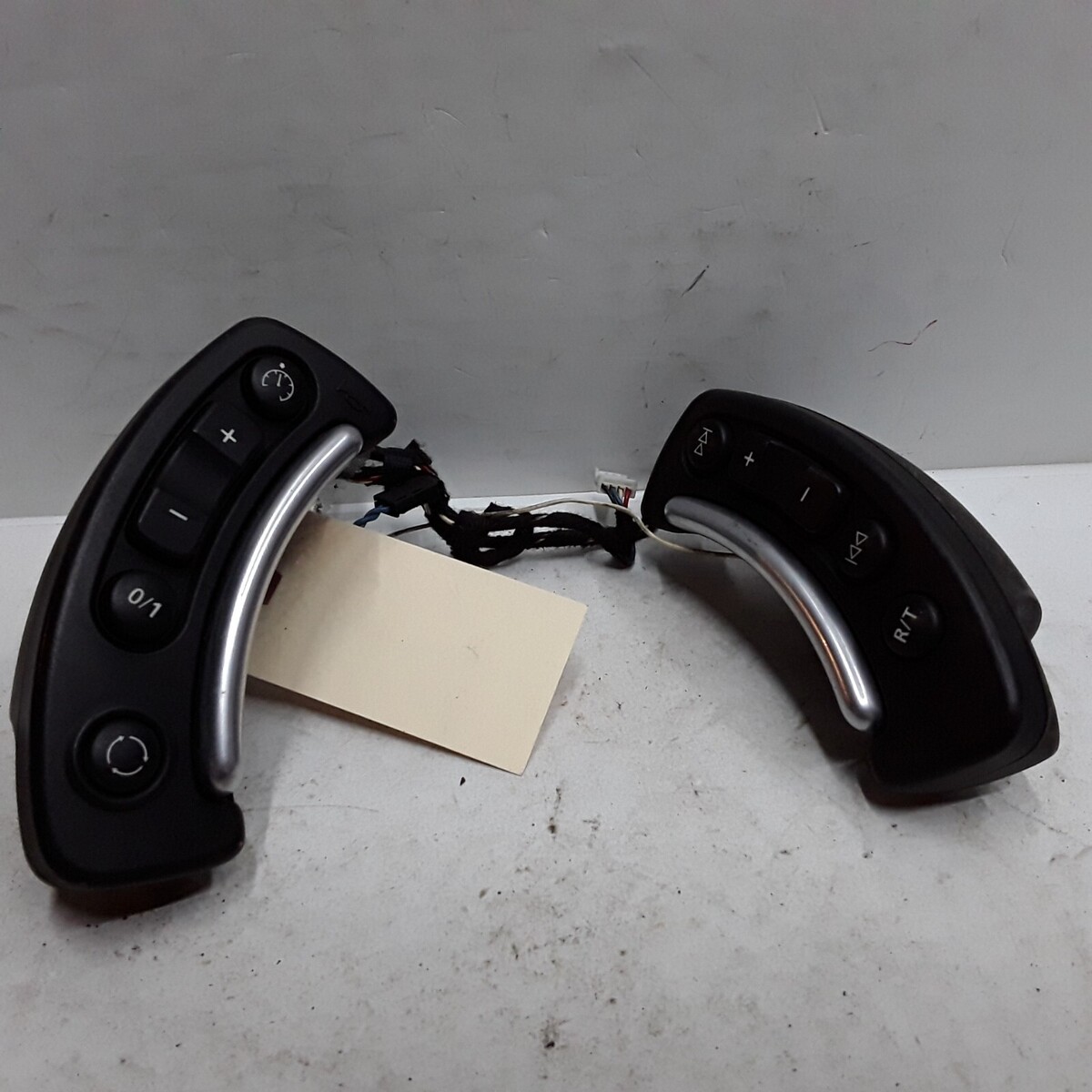 03 04 05 06 07 08 09 Land Rover cruise control audio control switch set OEM - $55.23