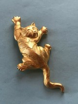 Estate JJ 1998 Marked Goldtone Climbing Scaredy Kitty Cat Pin Brooch – signed on - £11.76 GBP