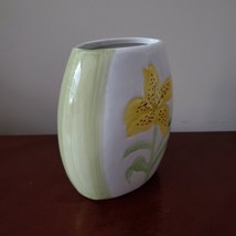 Ceramic Vase, White Green with Yellow Lily Flower, 5", Excellent condition image 3