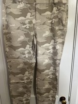 Old Navy High Rise Pixie Brown Camo Pants Size 16 - $24.99