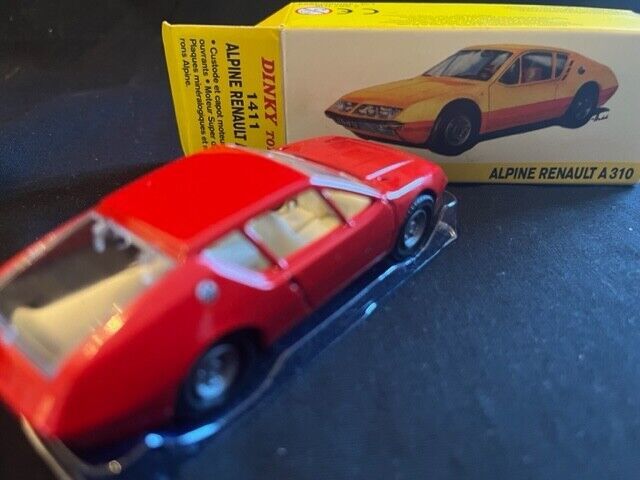 Two old DINKY TOYS cars, excellent shape, in original box - $64.35