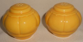 Homer Laughlin Riviera Pattern Yellow Salt &amp; Pepper Shakers Made In Usa - £23.70 GBP