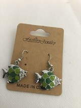 Fish Design Fashion Earrings NWT Silver Tone Green Fish Solid Jewelry - £8.45 GBP