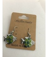 Fish Design Fashion Earrings NWT Silver Tone Green Fish Solid Jewelry - £8.34 GBP