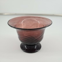 Hand Blown Amethyst Glass Footed Berry Custard Dessert Dish Swirl  - $129.73 MXN