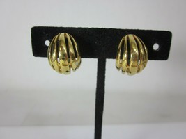 Vintage Napier Clip On Screw Back Earrings Gold tone Slotted Jewelry 3/4&quot; - £9.37 GBP