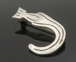 925 Sterling Silver - Vintage Etched Sitting Kitty Cat Brooch Pin - BP9471 - £28.66 GBP