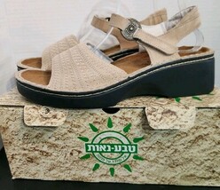 Naot Women&#39;s Shoes Sandals Sonia Suede Soy Tan EU 40 US 8.5 - 9  Hook Lo... - $79.15