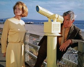 Point Blank Lee Marvin Angie Dickinson look thru telescope on beach 16x20 poster - £19.60 GBP