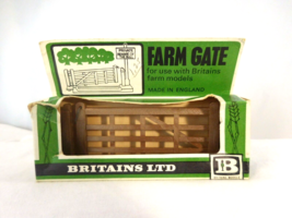 Britains Herald # 1731  Farm Gate  unpainted plastic  1:32 Brand New - £11.61 GBP