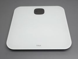 Fitbit Aria Air Digital Bathroom Scale FB203WT - White image 2