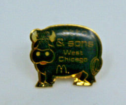 McDonalds Otto &amp; Sons West Chicahgo Vendor Crew Employee Logo Pinback Pin Button - £11.59 GBP