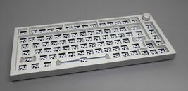 Glorious GMMK Pro Barebone Wired Keyboard - GLO-GMMK-P75-RGB-W image 2