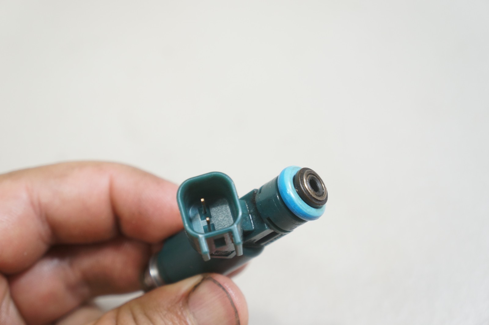 06-2009 land range rover sport L320 4.2l supercharged engine fuel injector blue Item image 9