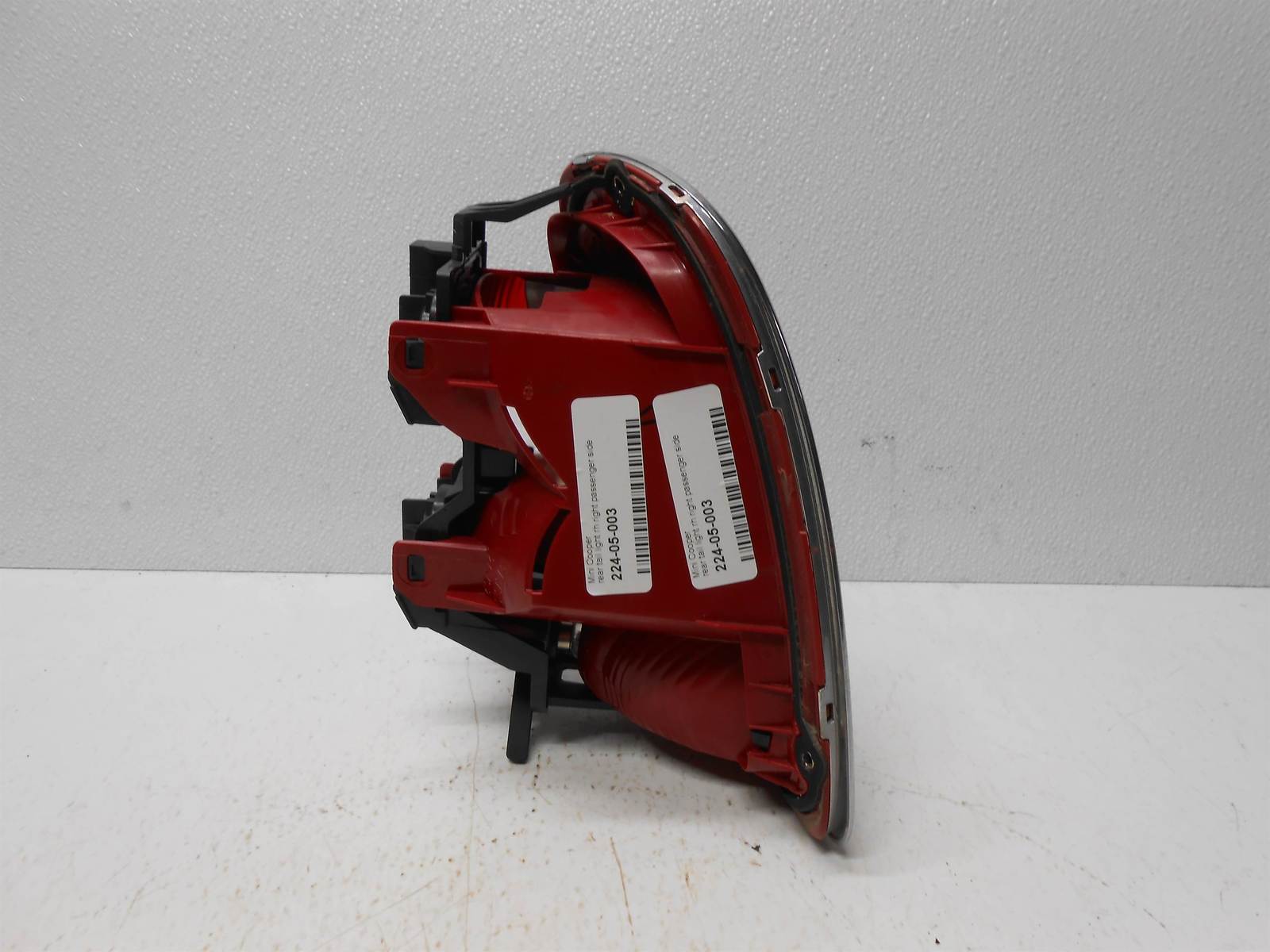 2007-2010 Mini Cooper Right Passenger Rear Tail Light 2757009 Item image 4
